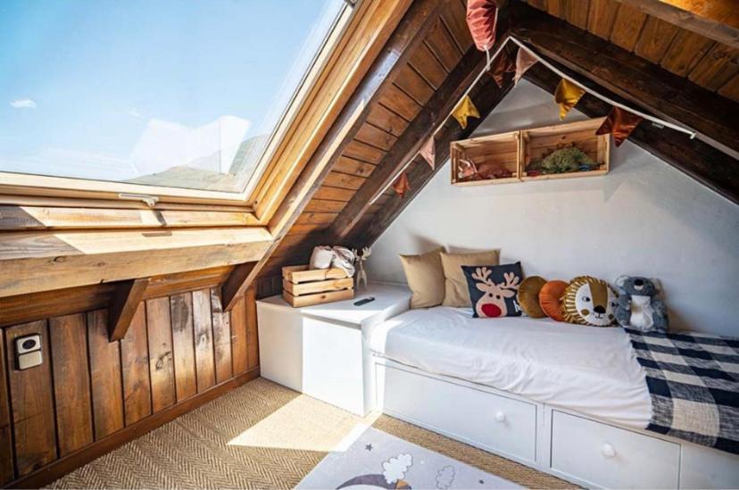 Casa Catania-Acogedora Casa Con Impresionantes Vistas-Fibra Optica Villa Salardú Exteriör bild